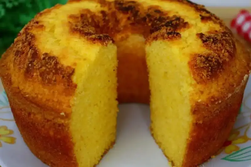 Bolo de fubá cremoso