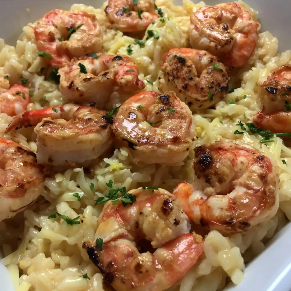 Risoto de camarão cremoso com limão-siciliano