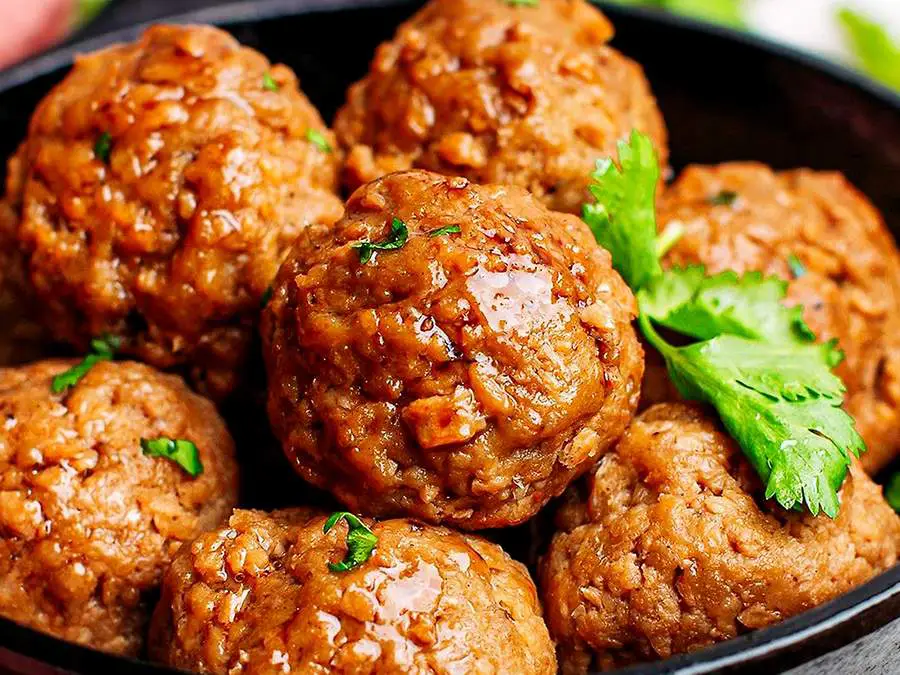 Almôndegas assadas de carne com aveia
