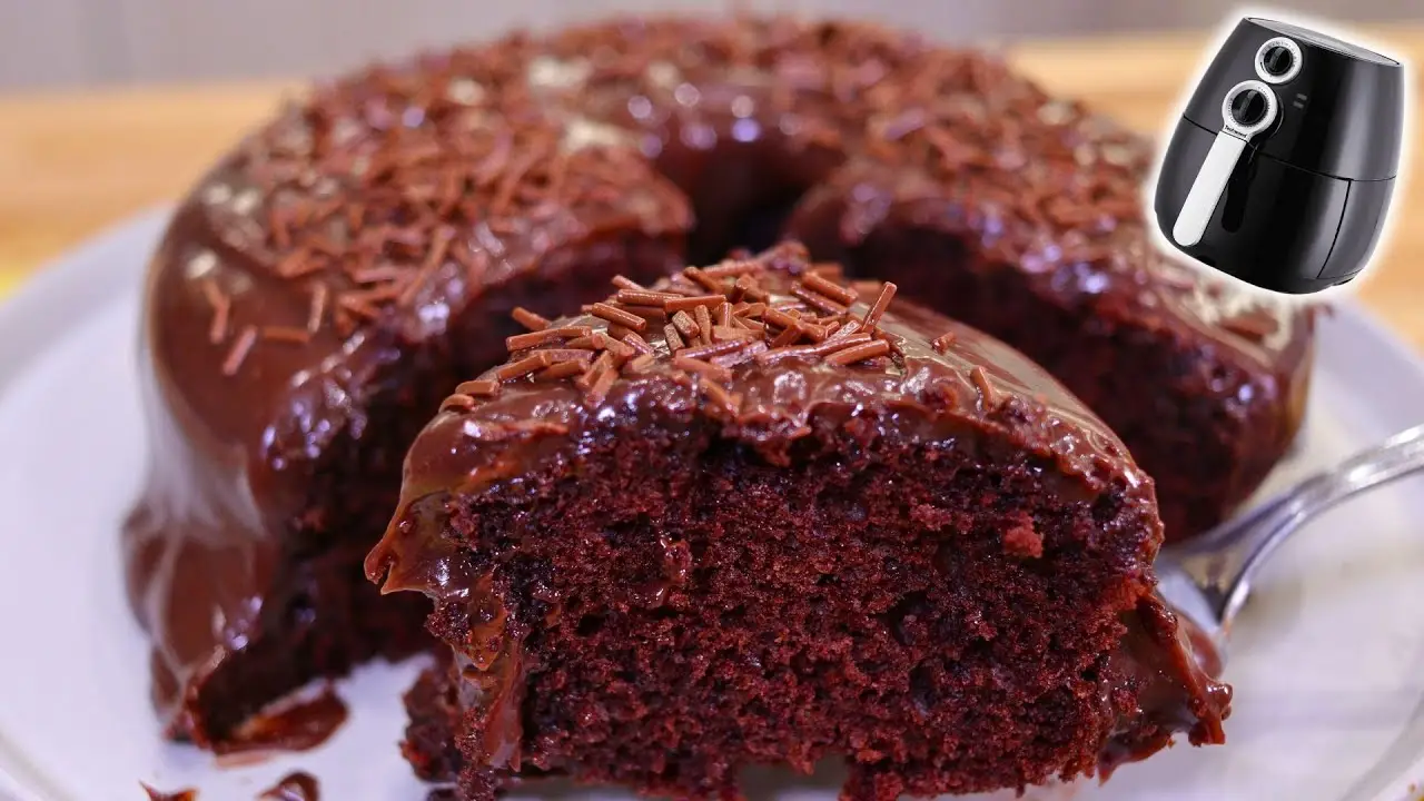 Bolo de chocolate fofinho na Air Fryer