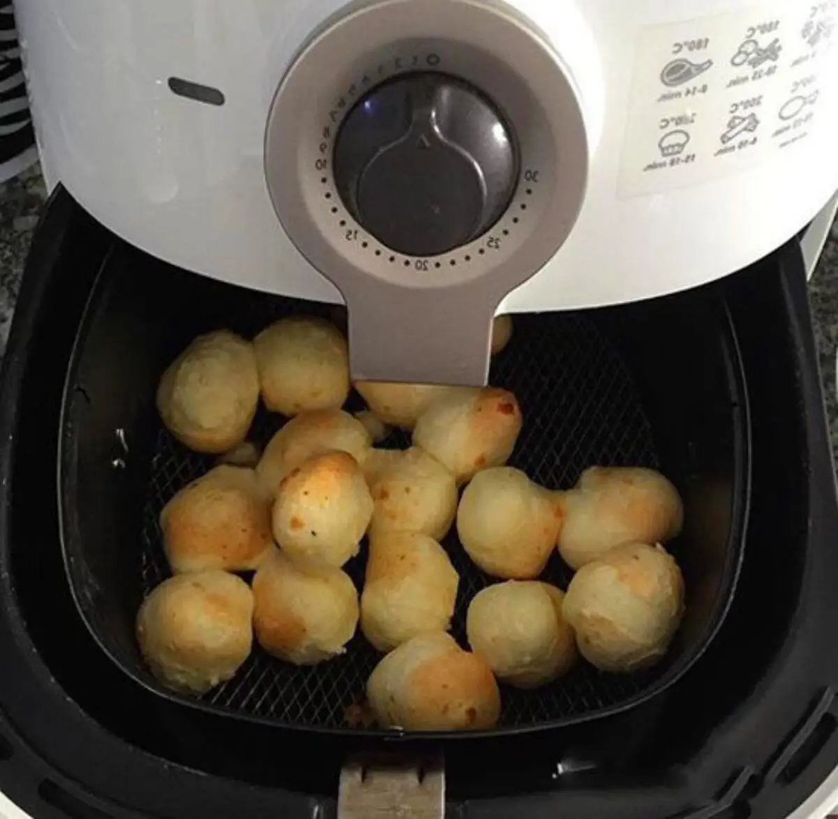 pão de queijo na Air Fryer
